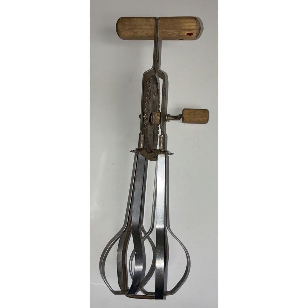 A&J High Speed Super Center Drive Hand Mixer Egg Beater Wooden Handles Vintage‎